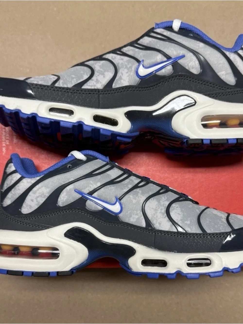Nike Air Max Plus SE Social FC Men’s size 6.5 Running Shoes NEW!